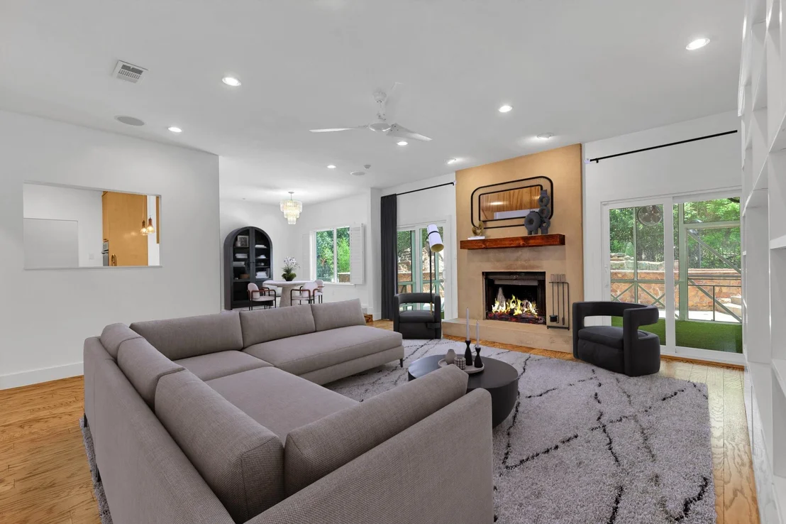 Photo of 111 Crest View DR