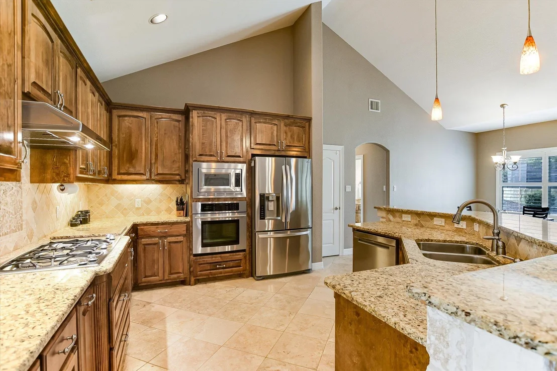 Photo of 604 Lake Side CV