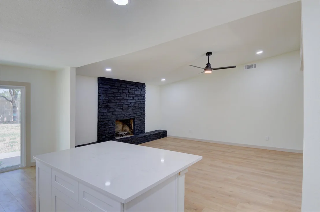 Photo of 1402 Cardinal Hill DR