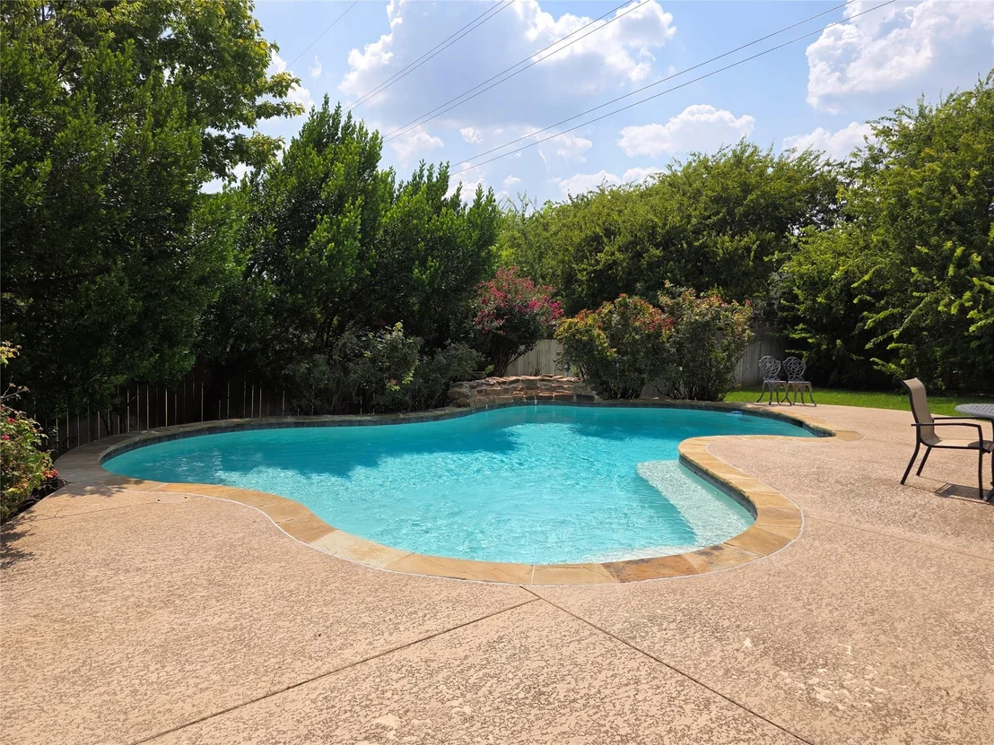 Photo of 900 Spring Hollow DR