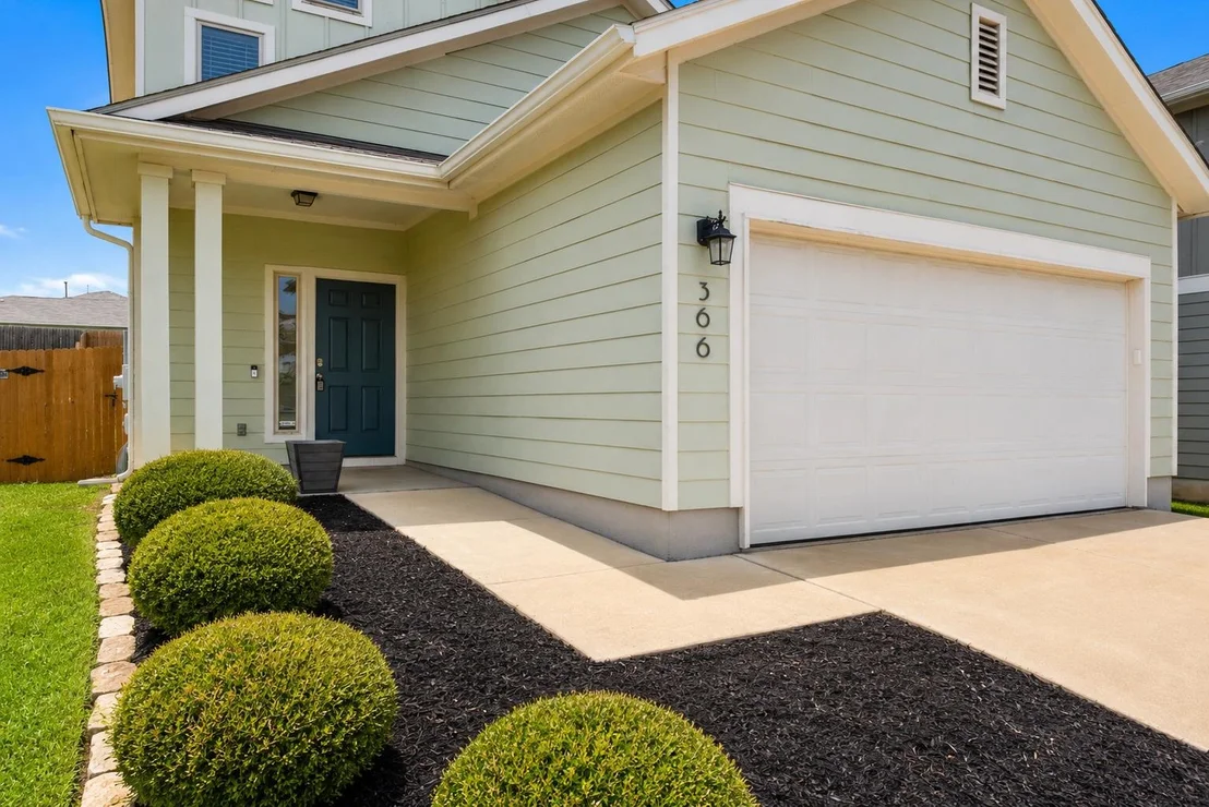 Photo of 366 Eagle Brook LN