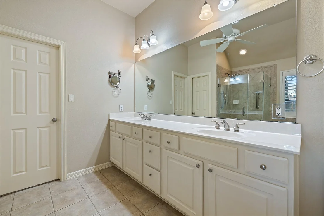 Photo of 1111 Hillridge DR