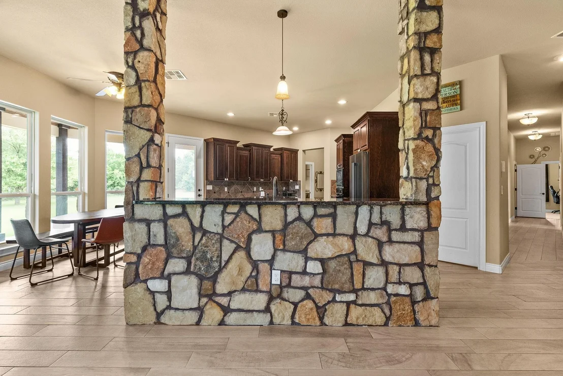 Photo of 121 Eagle Rock