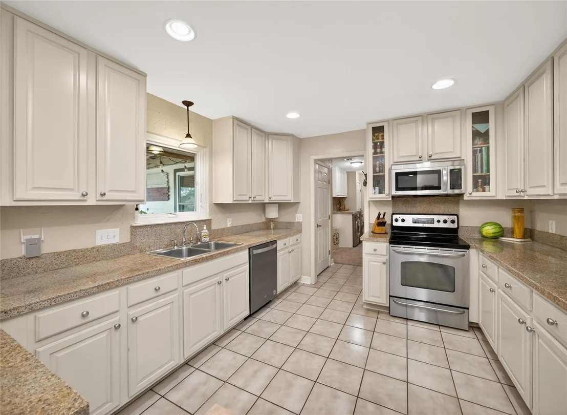 Photo of 718 Post Oak DR