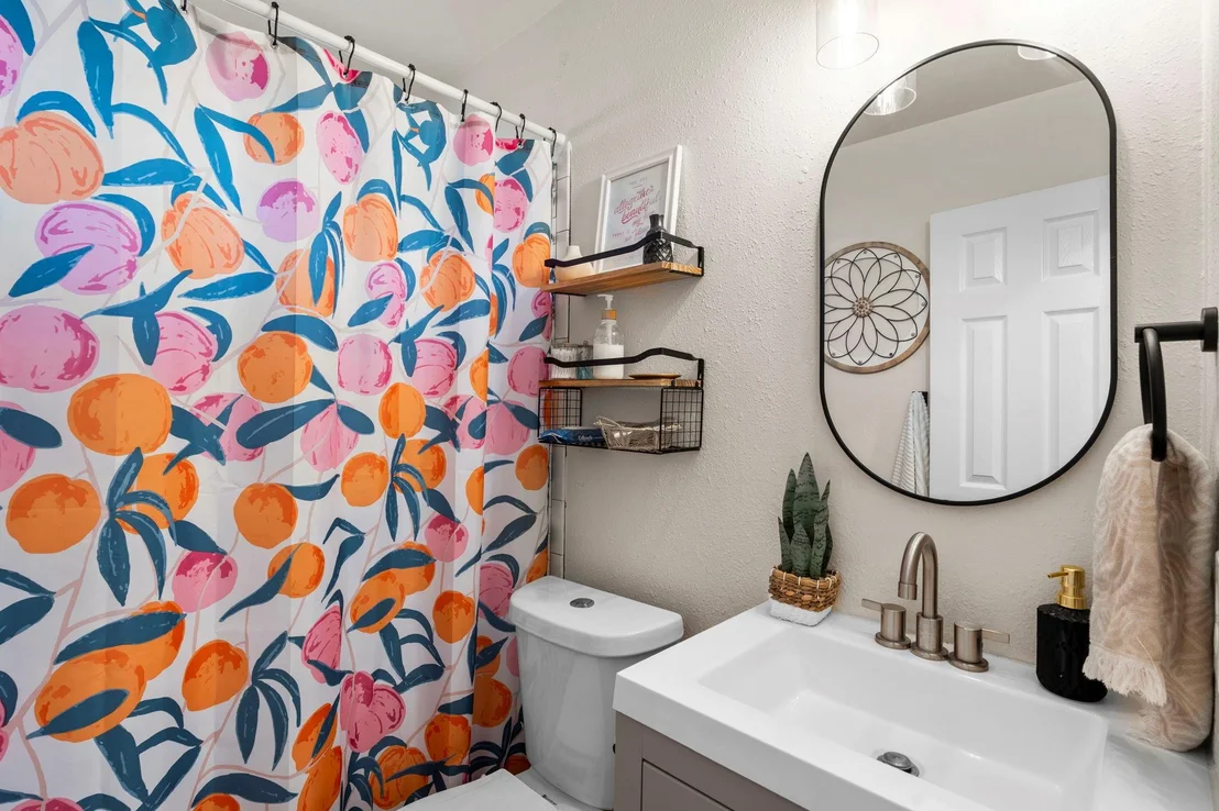 Photo of 215 Crystal Knoll BLVD