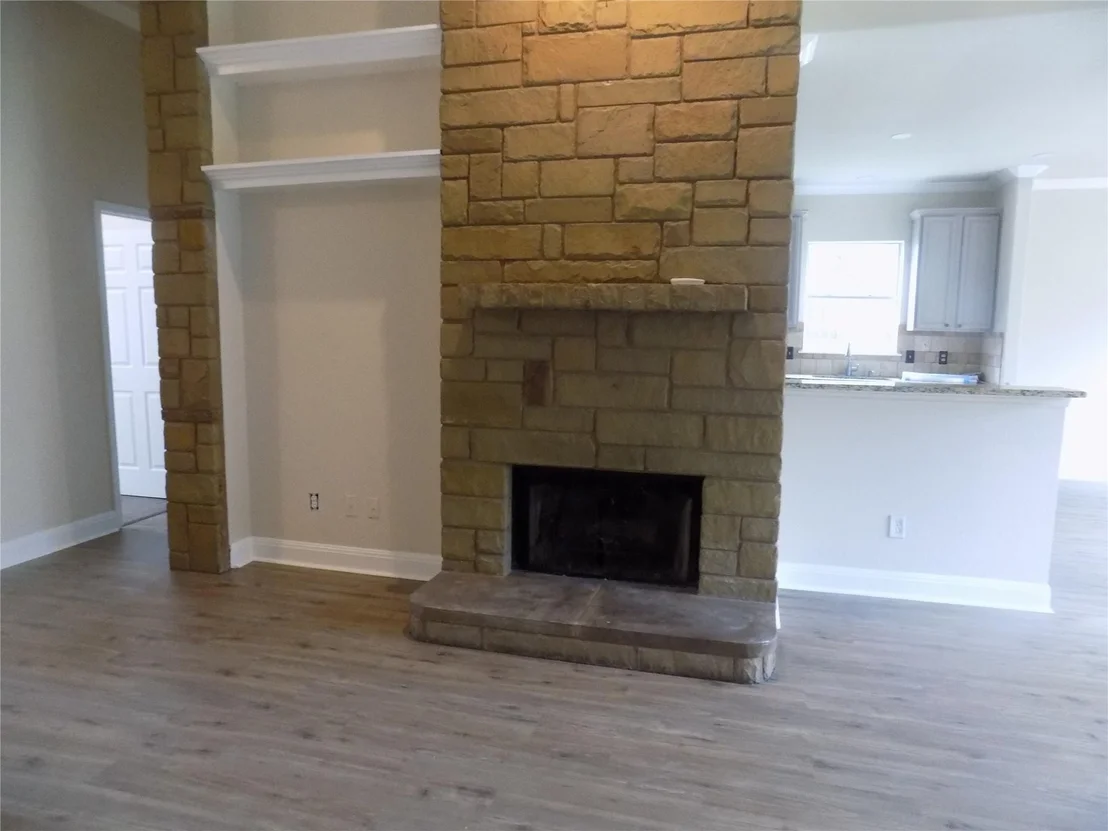 Photo of 301 THUNDERBAY DR