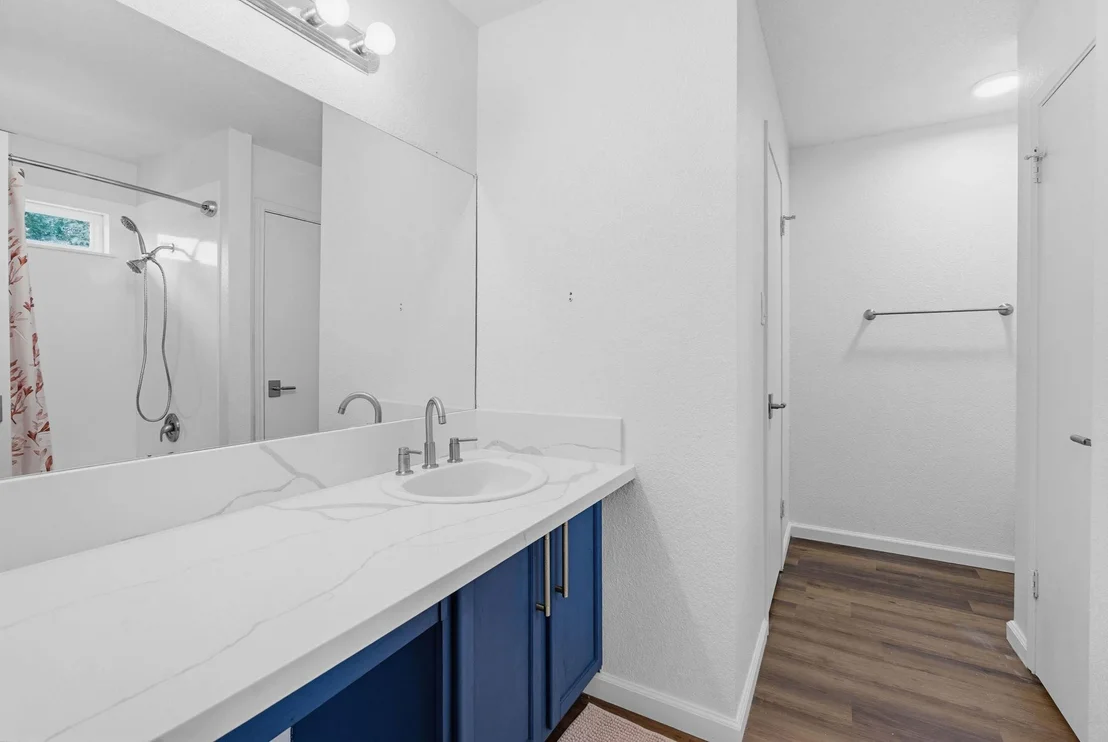 Photo of 114 Loryn DR