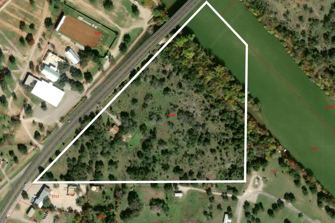 Photo of 624 N US 281
