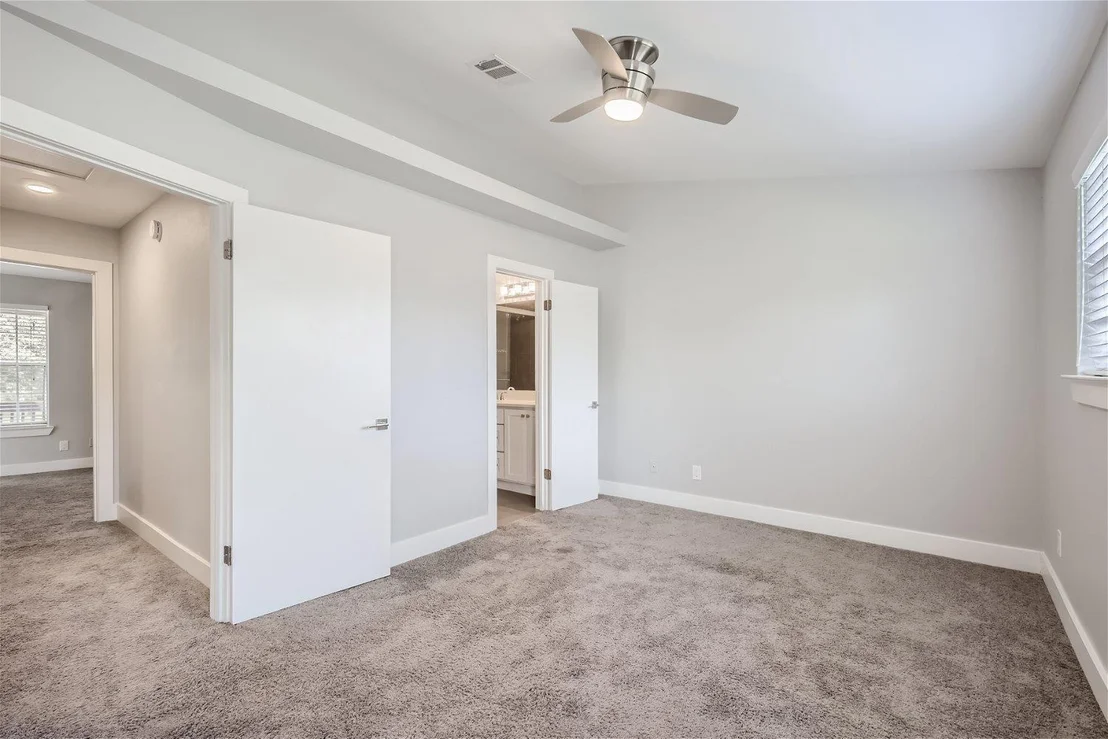 Photo of Unit D at 1830 River Crossing CIR