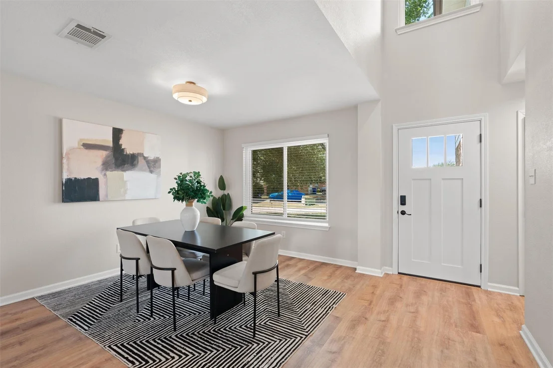 Photo of 724 Lavaca LOOP
