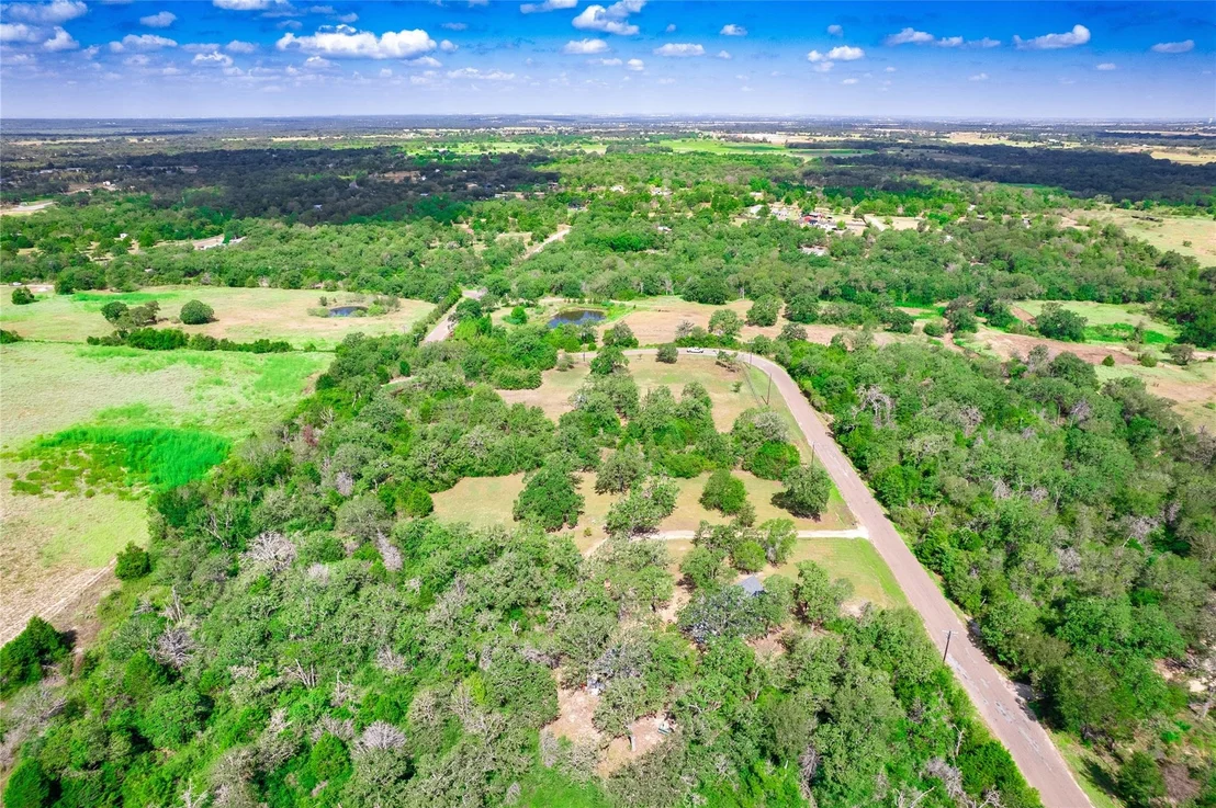 Photo of 499 Hidden Oaks DR