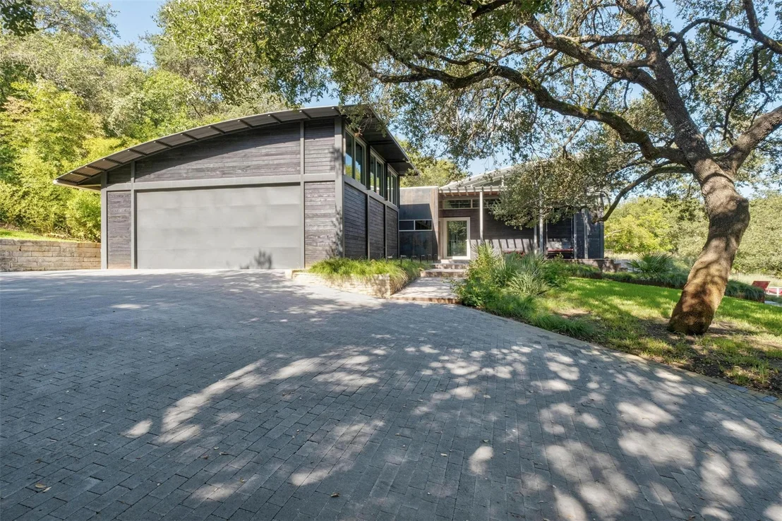 Photo of 2212 River Hills RD