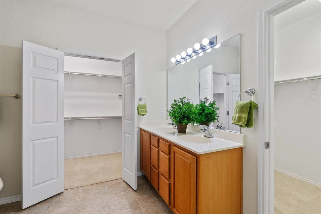 Photo of 215 Crockett LOOP