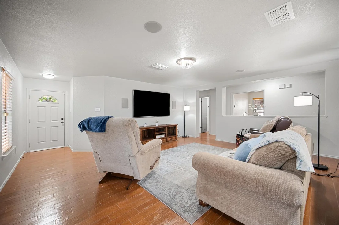 Photo of 5504 Alomar CV
