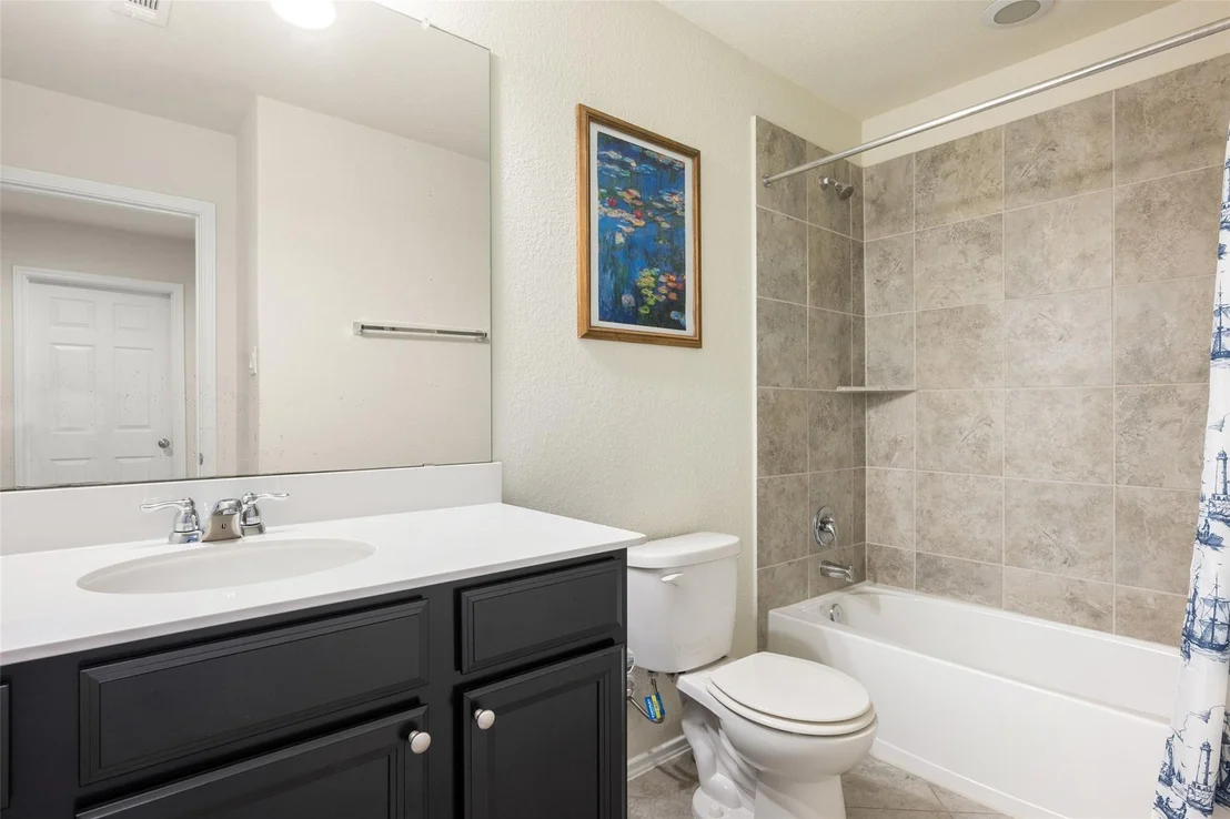 Photo of 16000 Canberra TRL