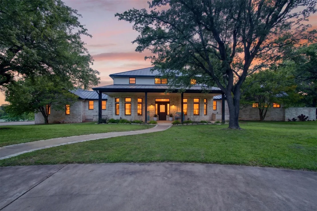 Photo of 237 Waters Edge
