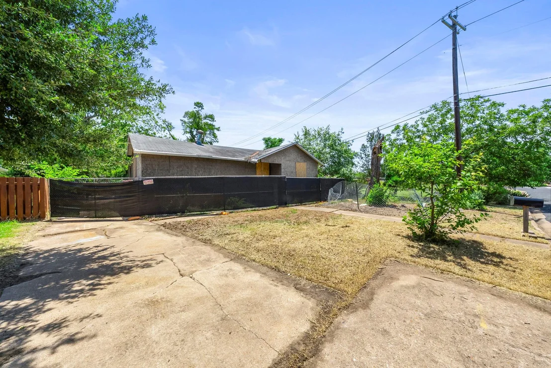 Photo of 5103 Valley Oak DR