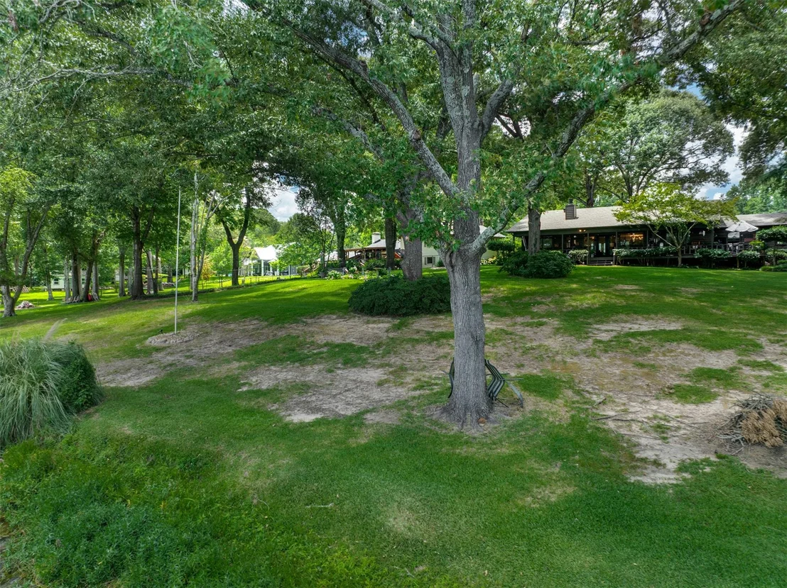 Photo of 23258 Edgewater DR