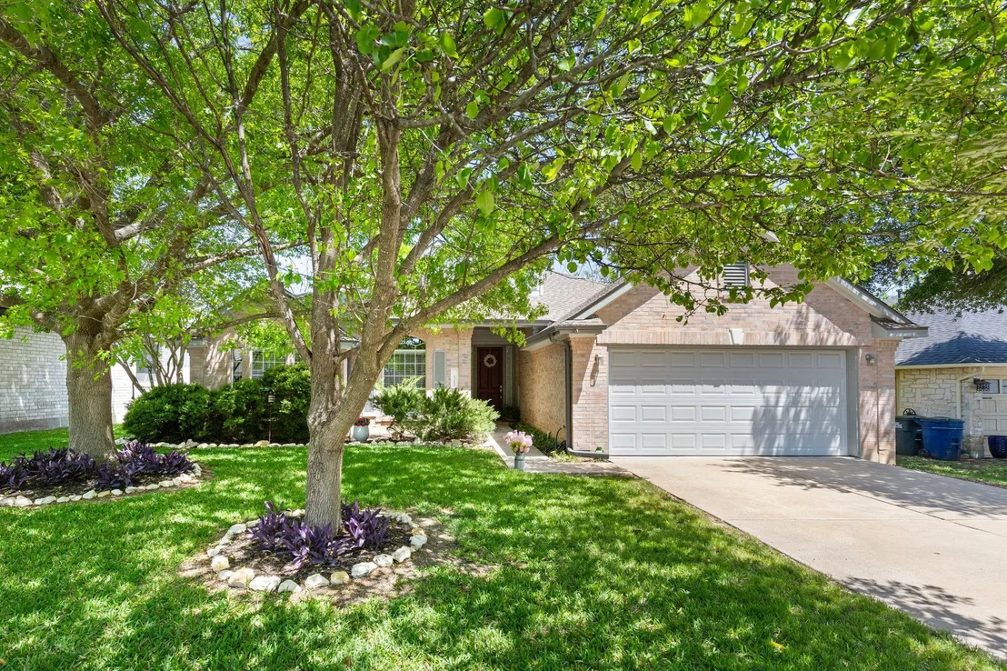 Photo of 1212 Willow Creek DR