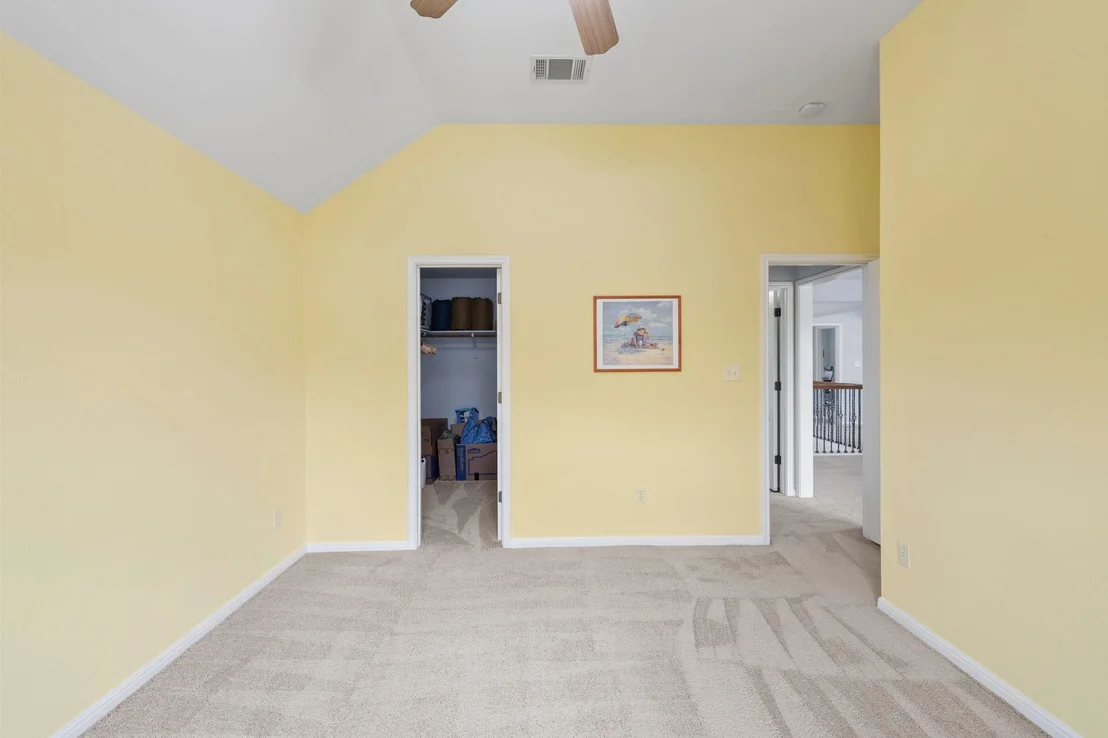 Photo of 136 Eaton LN