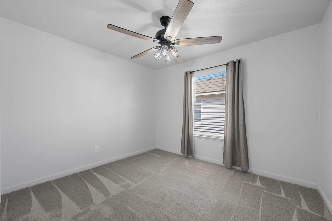 Photo of 121 McGugan LN