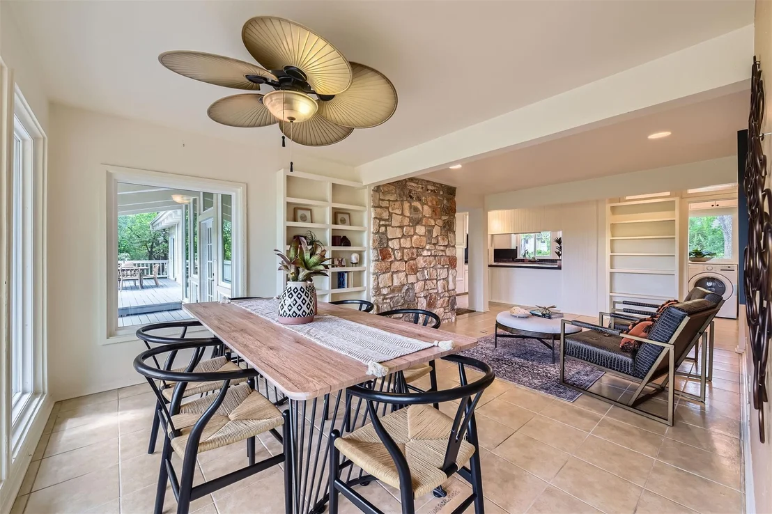 Photo of 1901 Cresthaven DR