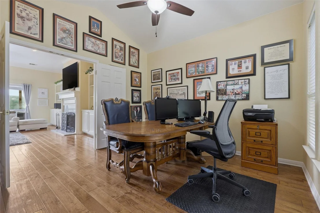 Photo of 10802 Beach RD