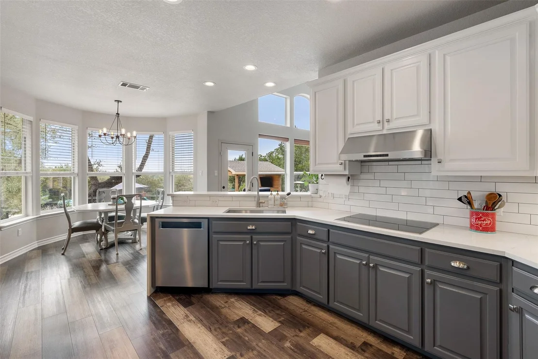 Photo of 320 Heritage DR