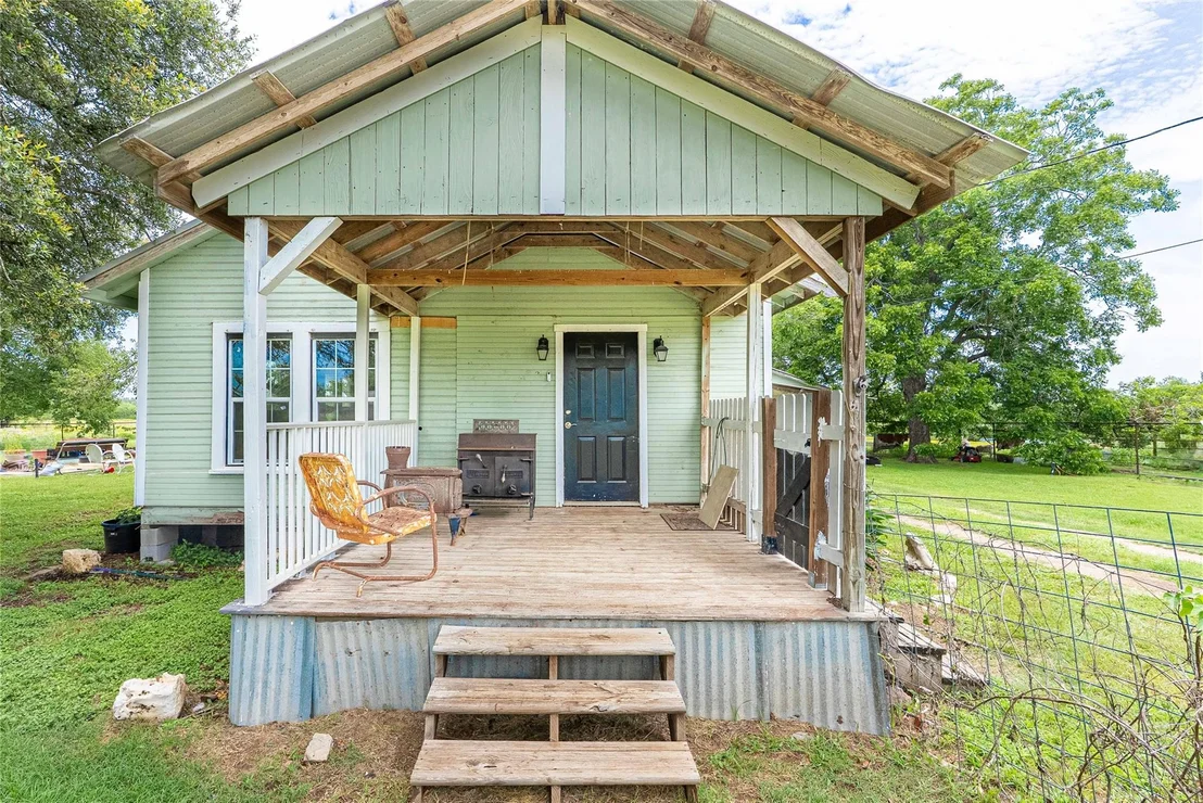 Photo of 802 Smith RD