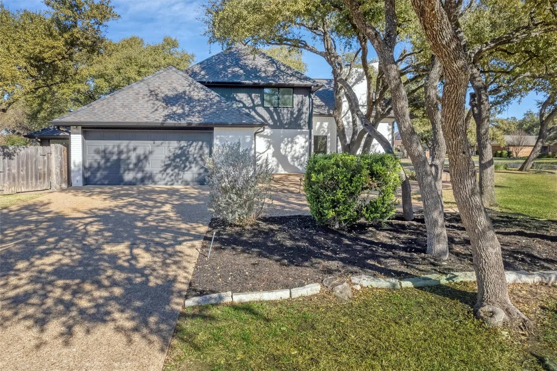 Photo of 3104 Oak Bend DR
