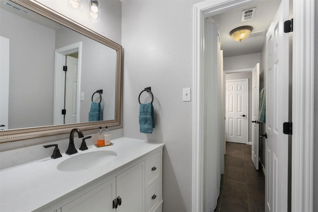 Photo of 3800 Lagoona DR