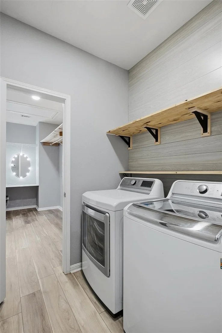 Photo of 1207 Utopia LN