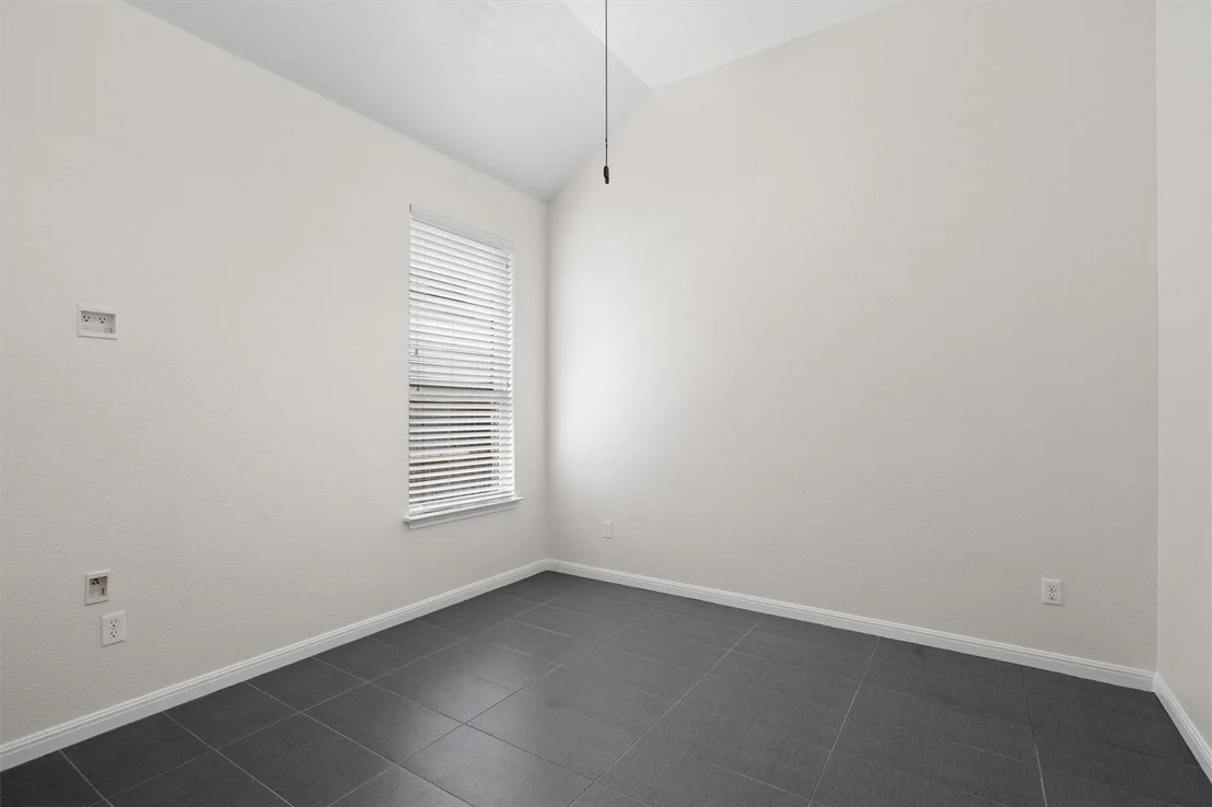 Photo of 1128 Clearwing CIR