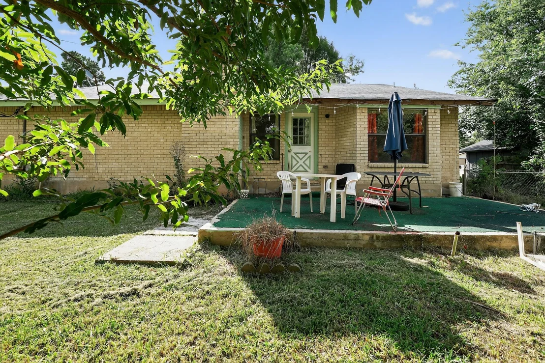 Photo of 324 McClendon DR