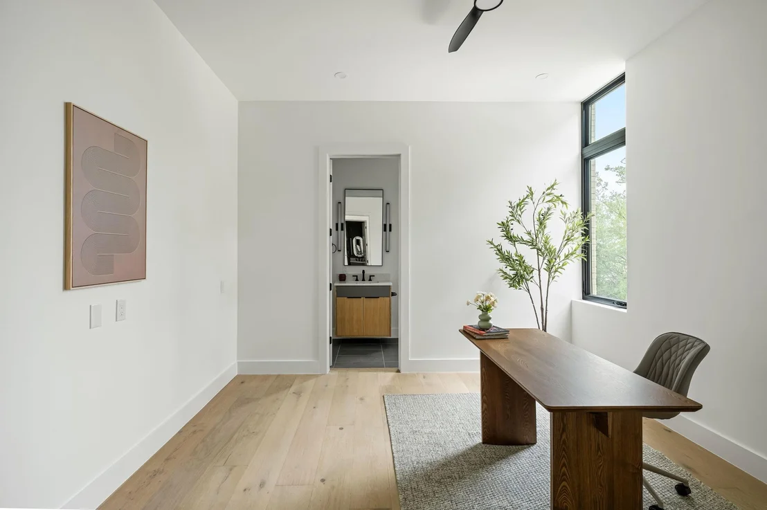 Photo of 1102 Summit ST