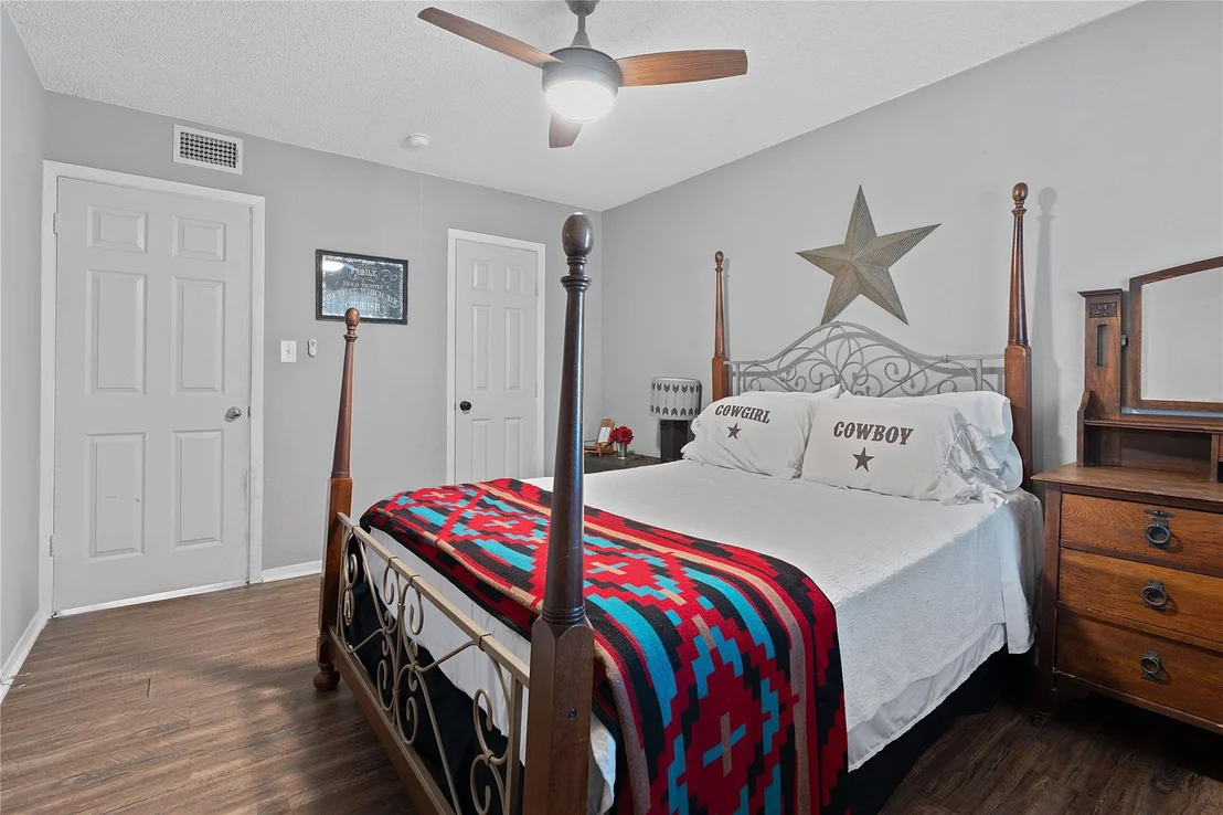 Photo of 111 Comanche PT