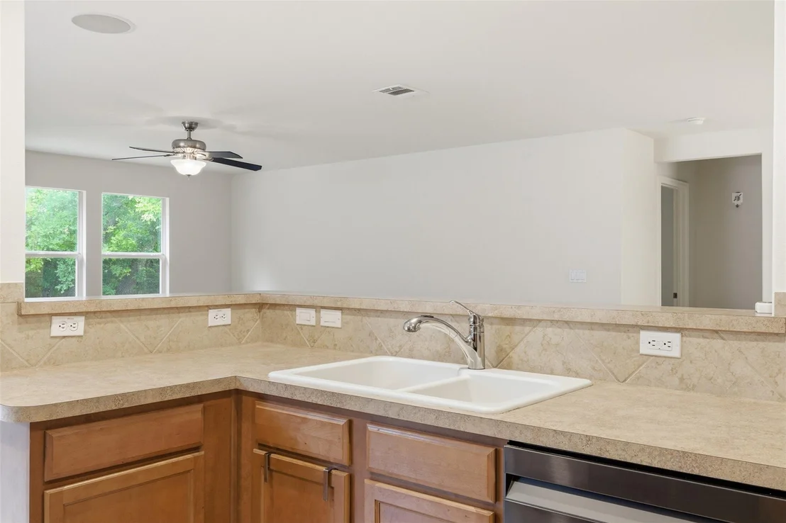 Photo of 725 Kingfisher LN