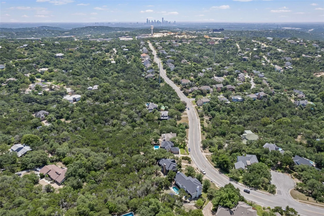 Photo of 6635 Whitemarsh Valley WALK