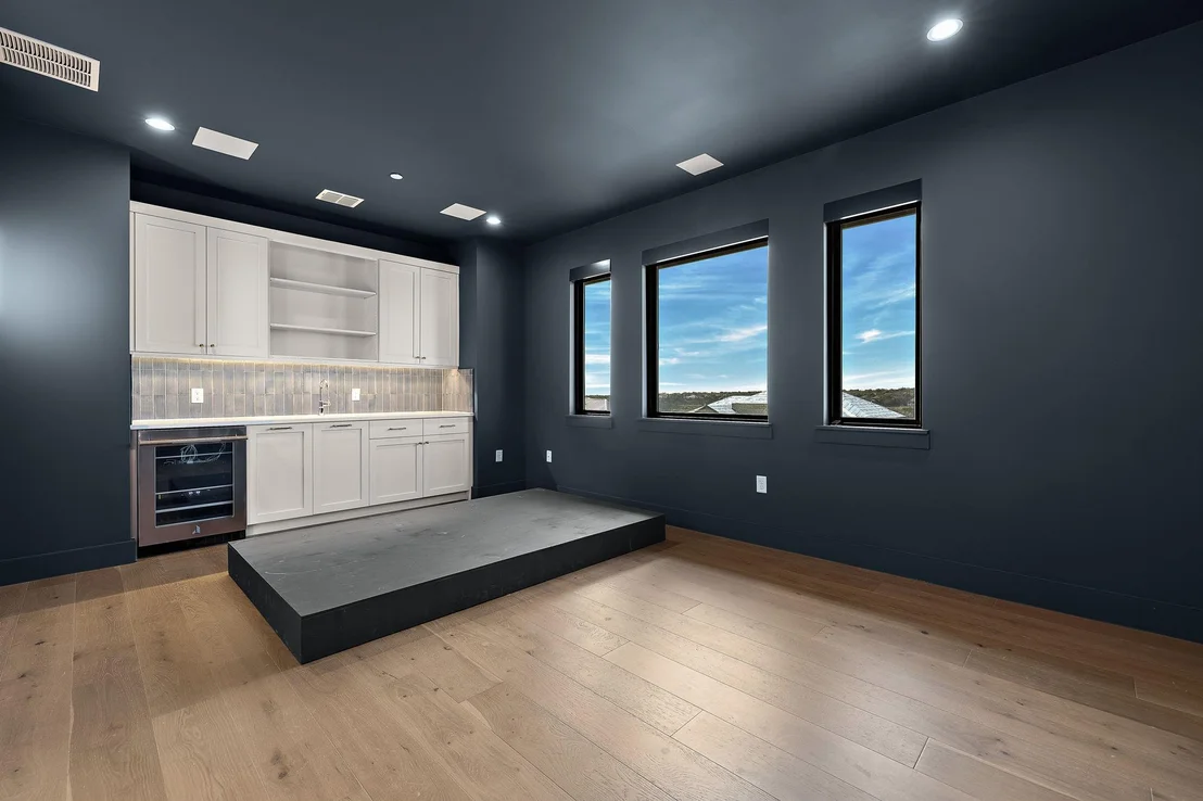 Photo of 5900 Moondust LN