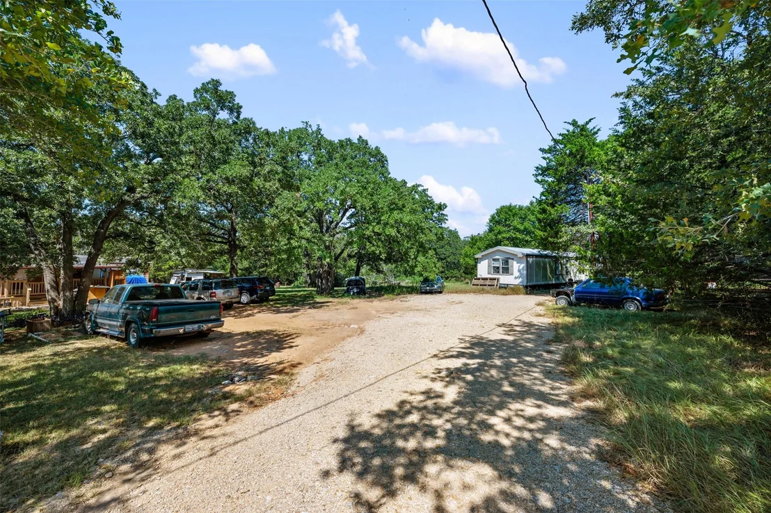 Photo of Unit 1 at 2057 US-290 Highway E