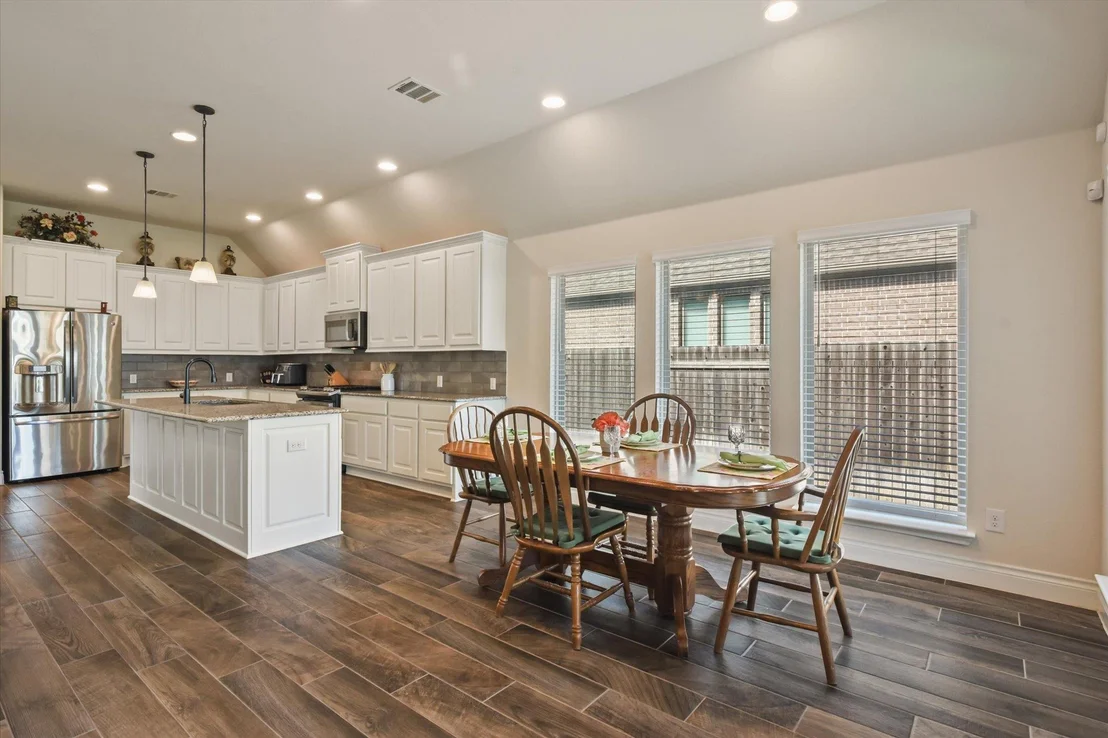 Photo of 813 Cedar Lake BLVD