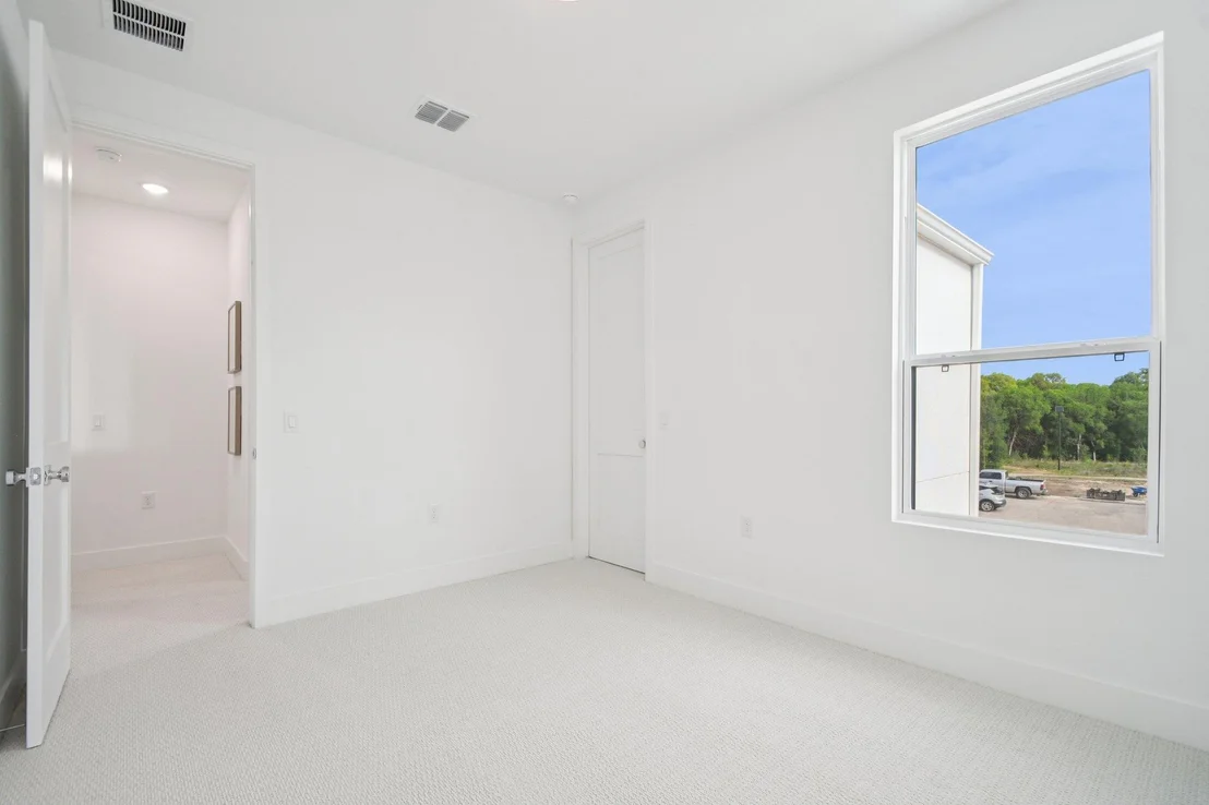 Photo of 1302 Rambling Rose RD