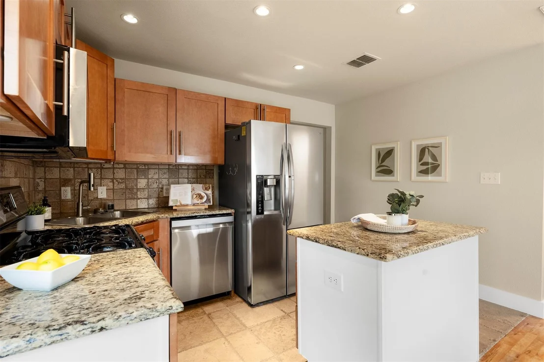 Photo of 500 Denson DR