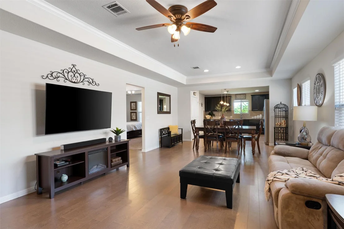 Photo of 110 Hobby ST