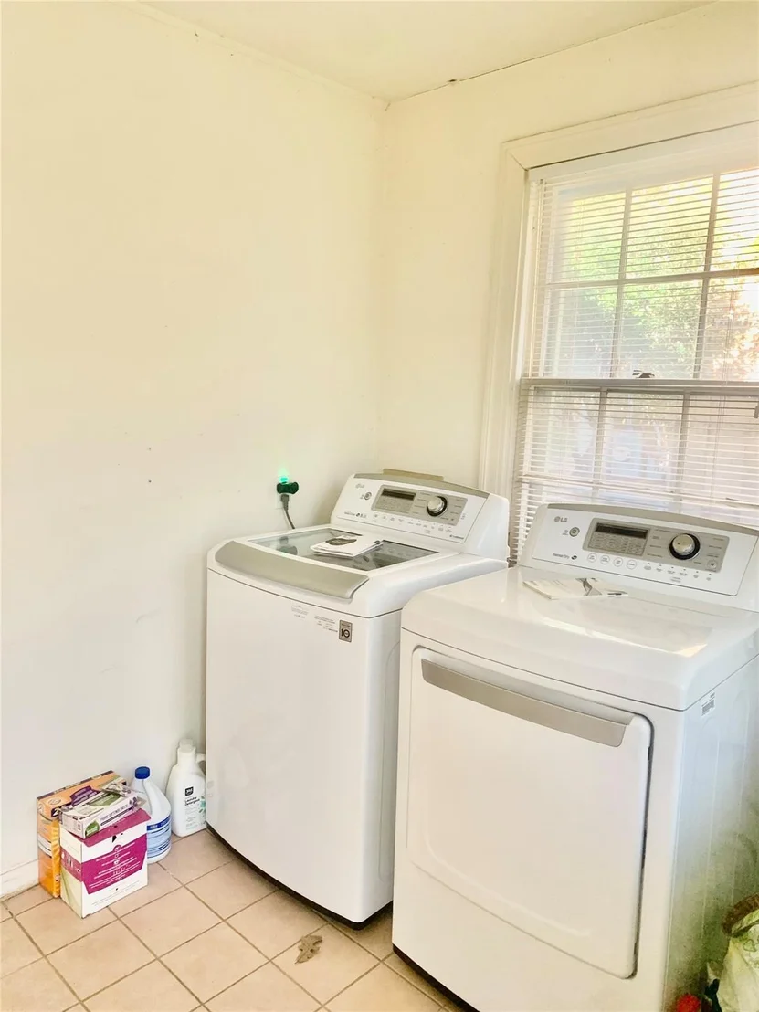Photo of 1607 Wethersfield RD