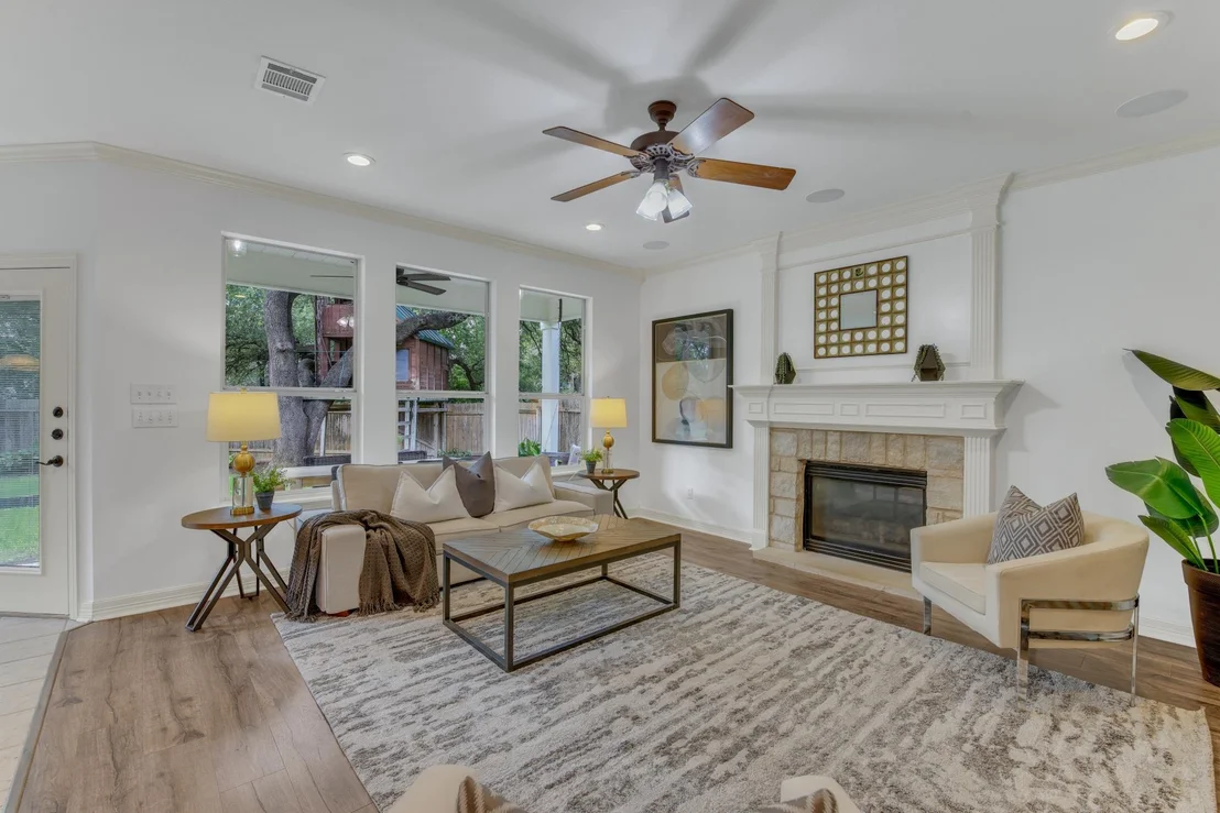 Photo of 701 Oaklands DR