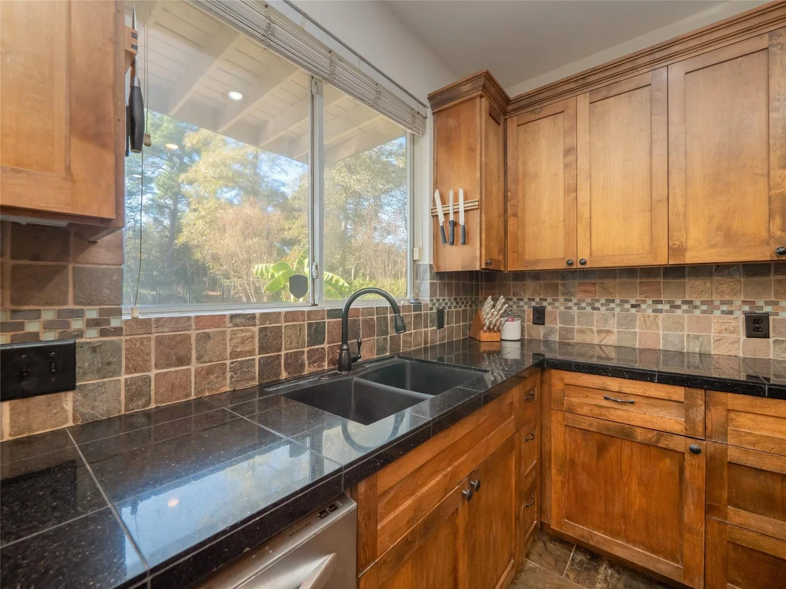 Photo of 533 Arbors CIR