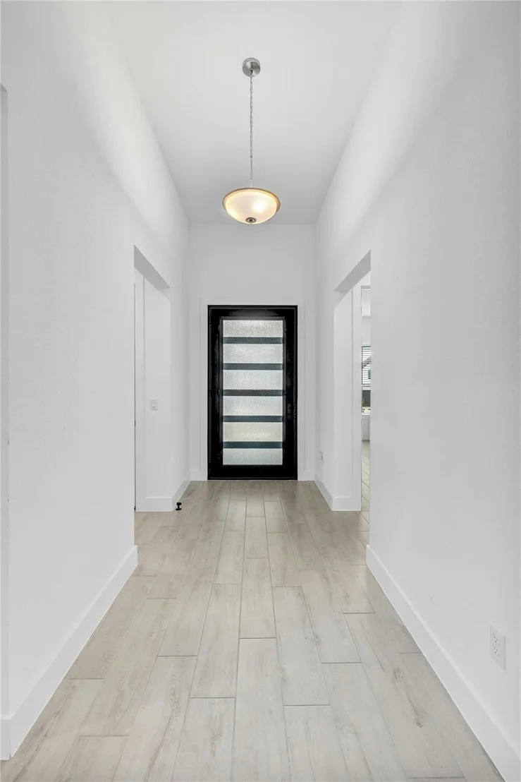 Photo of 213 Oakley PASS