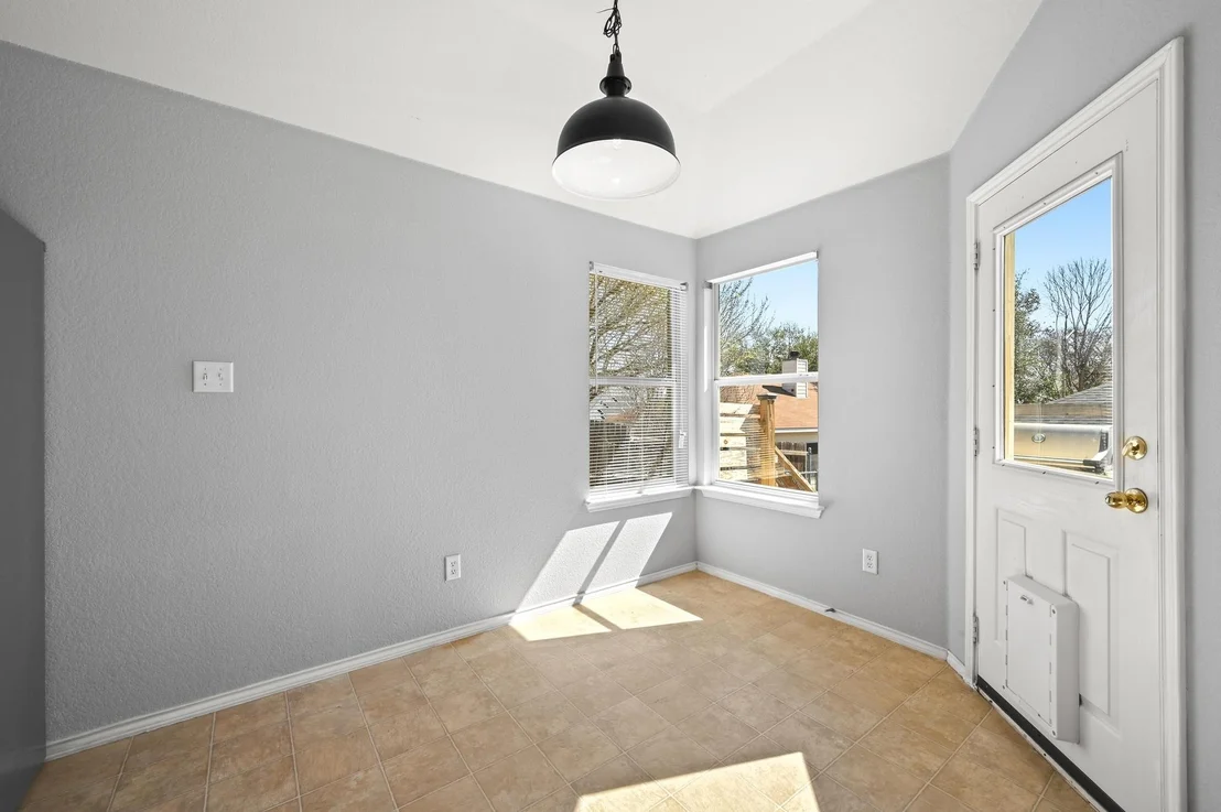 Photo of 740 Clearview CIR