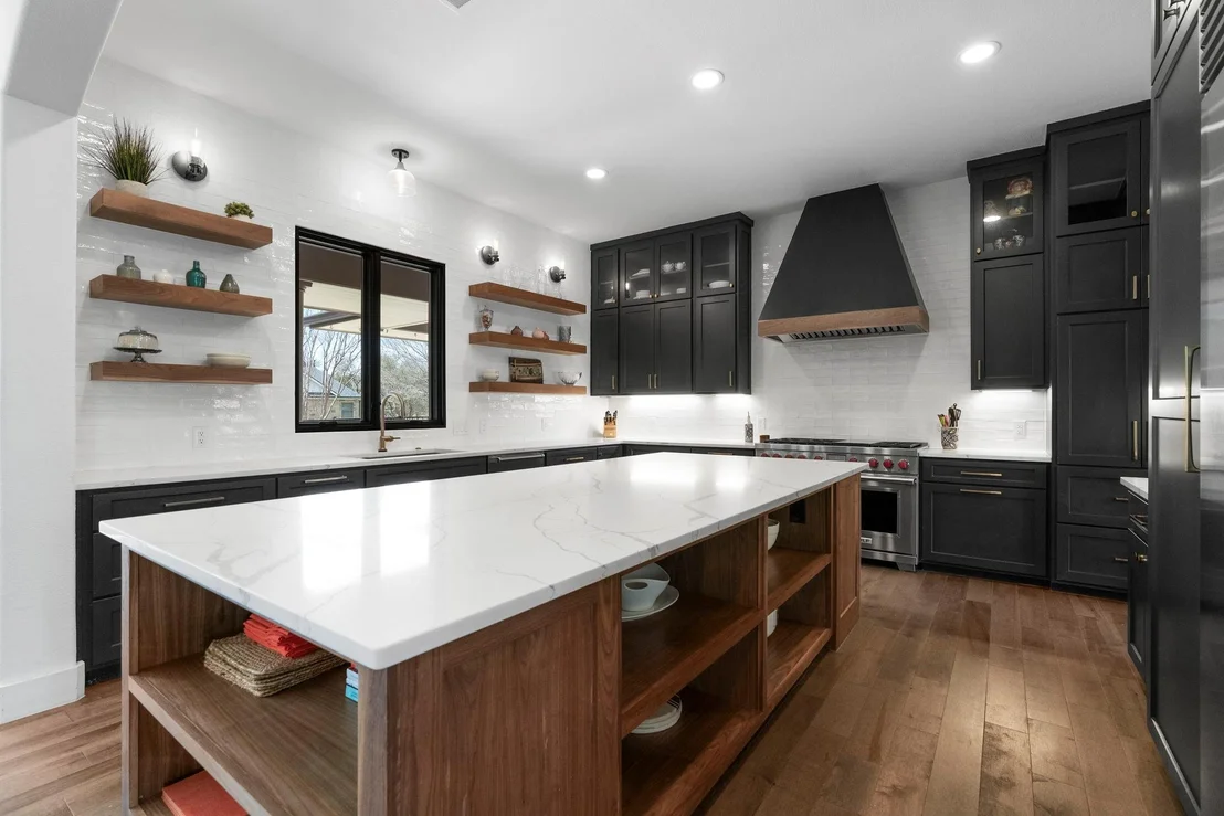 Photo of 551 Pemberton WAY